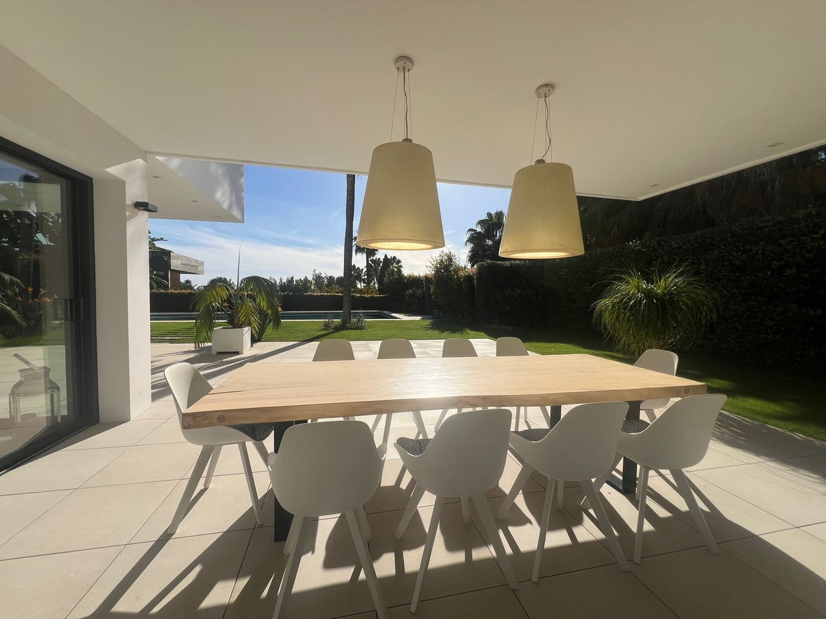 Se vende Villa - Chalet de 6 dormitorios en Costa Del Sol, Málaga, España
