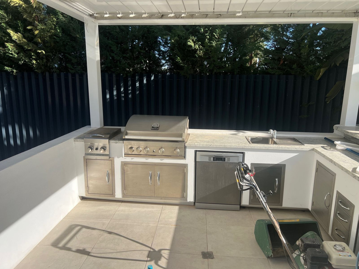 Se vende Villa - Chalet de 6 dormitorios en Costa Del Sol, Málaga, España