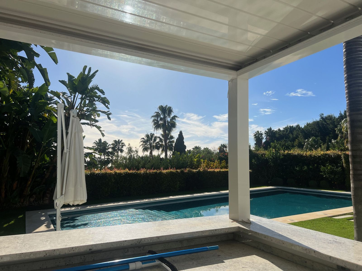 Se vende Villa - Chalet de 6 dormitorios en Costa Del Sol, Málaga, España