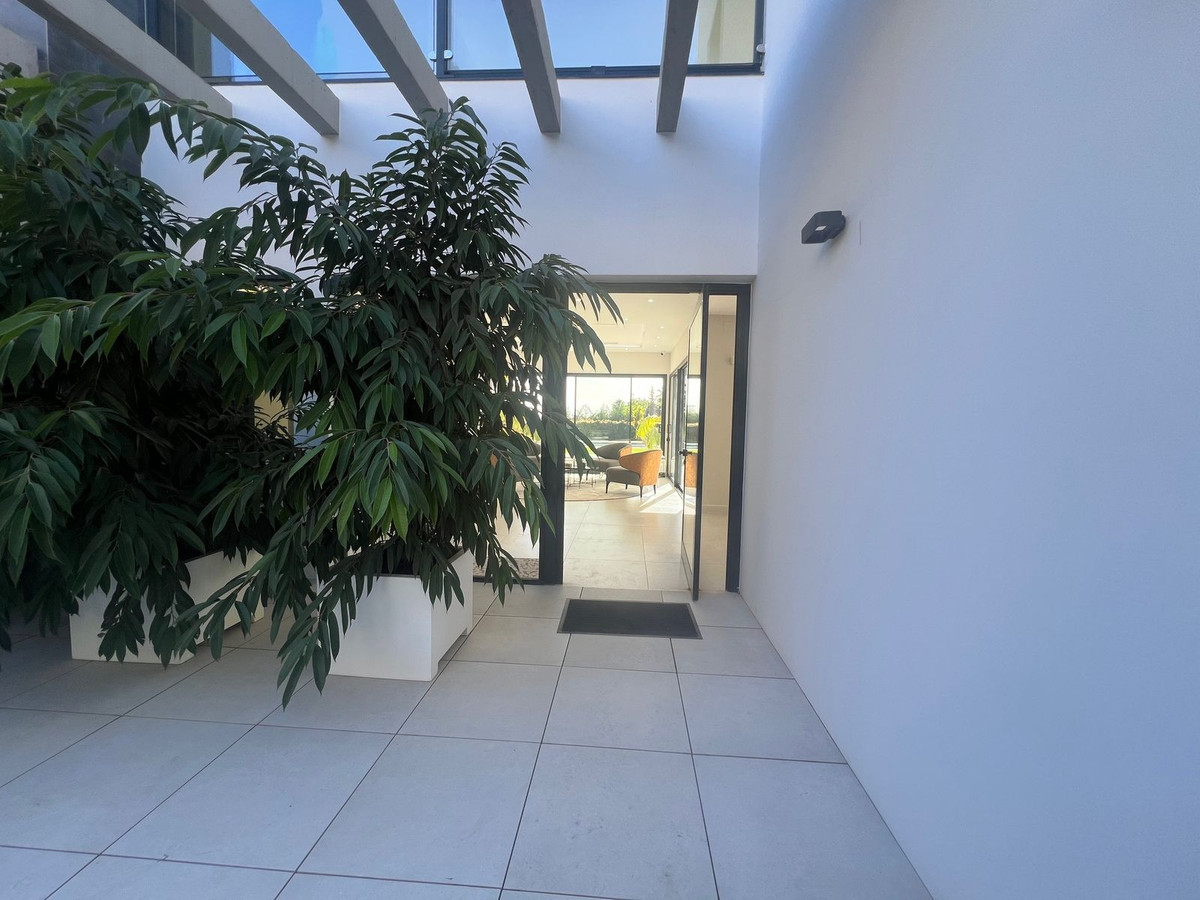 Se vende Villa - Chalet de 6 dormitorios en Costa Del Sol, Málaga, España