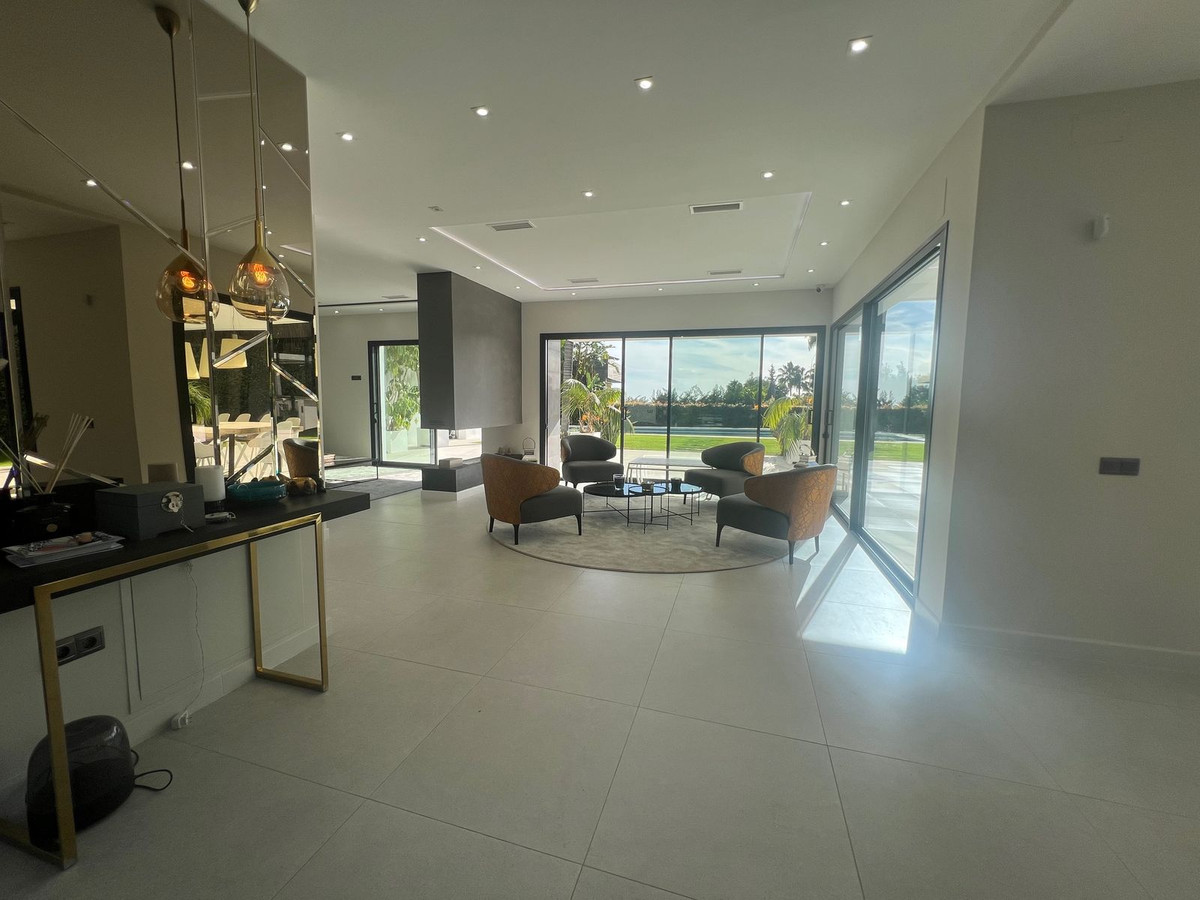 Se vende Villa - Chalet de 6 dormitorios en Costa Del Sol, Málaga, España