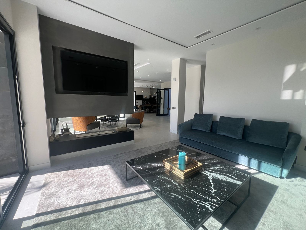 Se vende Villa - Chalet de 6 dormitorios en Costa Del Sol, Málaga, España