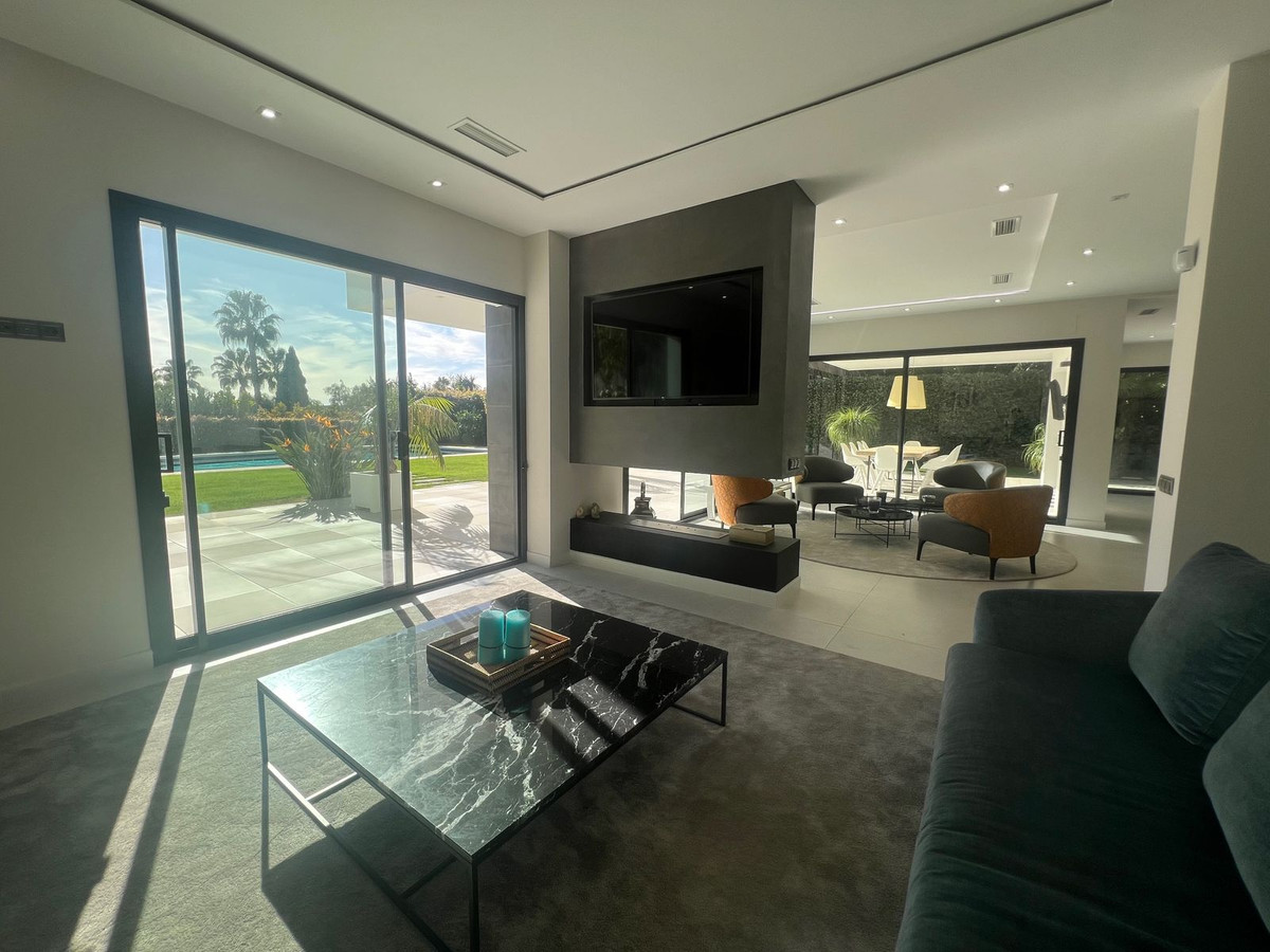 Se vende Villa - Chalet de 6 dormitorios en Costa Del Sol, Málaga, España