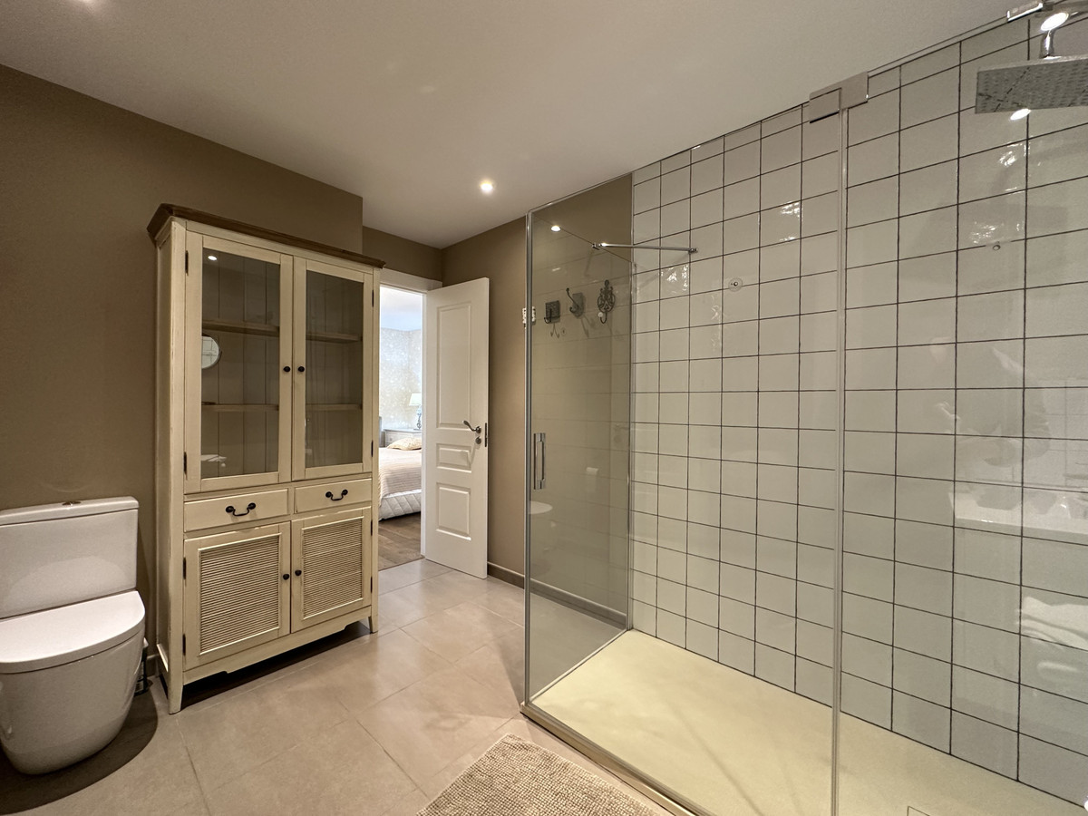 Se vende Apartamento Planta Media de 3 dormitorios en Costa Del Sol, Málaga, España