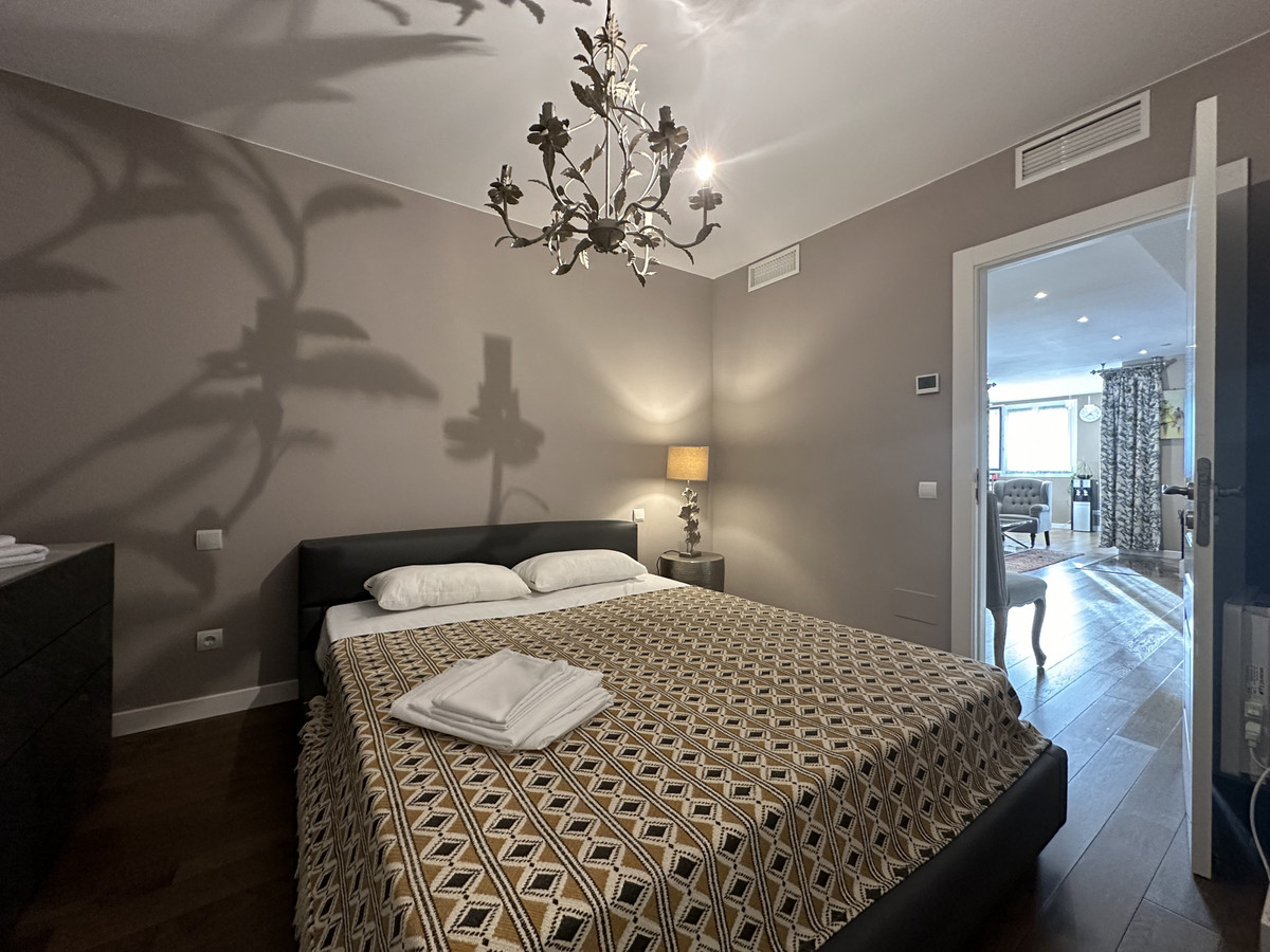 Se vende Apartamento Planta Media de 3 dormitorios en Costa Del Sol, Málaga, España