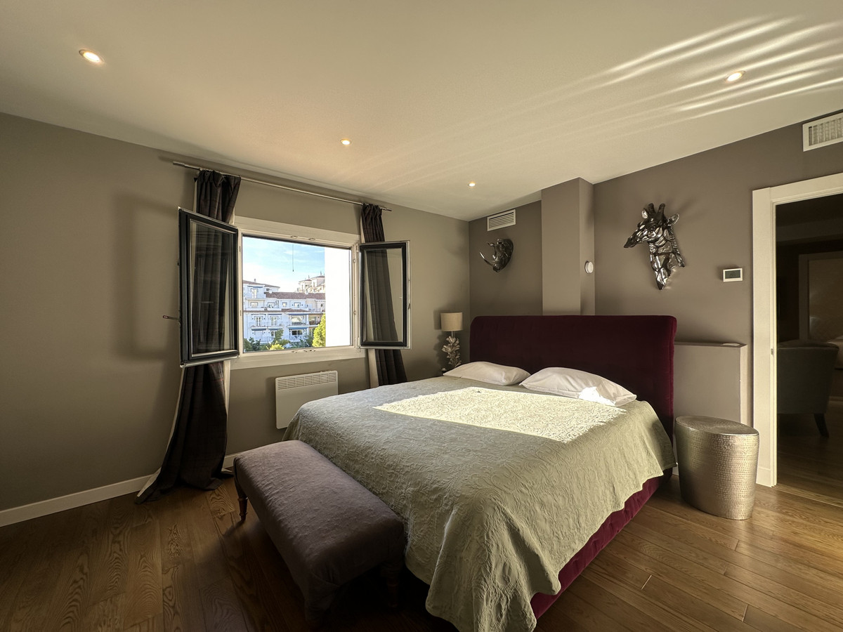 Se vende Apartamento Planta Media de 3 dormitorios en Costa Del Sol, Málaga, España