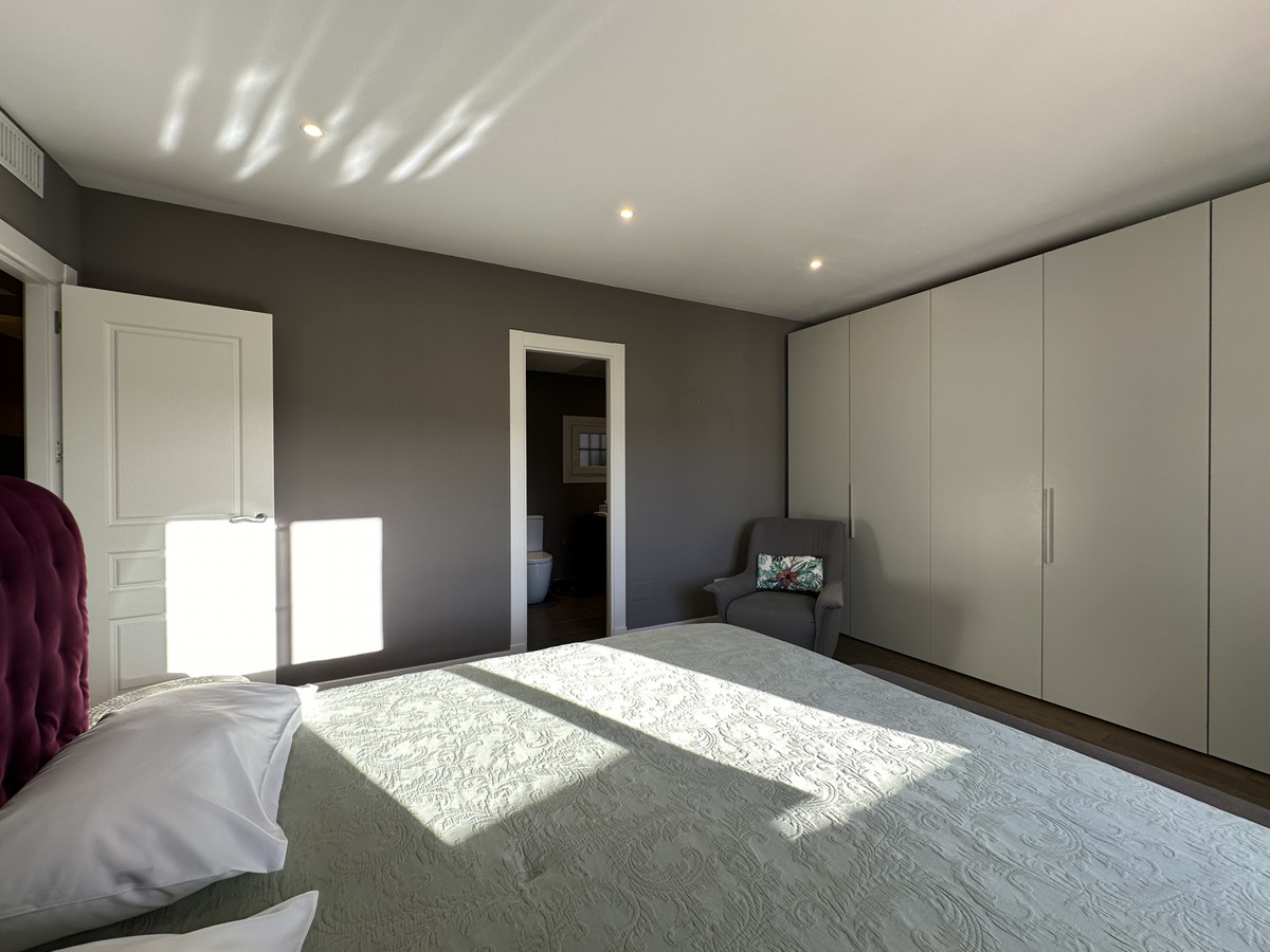 Se vende Apartamento Planta Media de 3 dormitorios en Costa Del Sol, Málaga, España