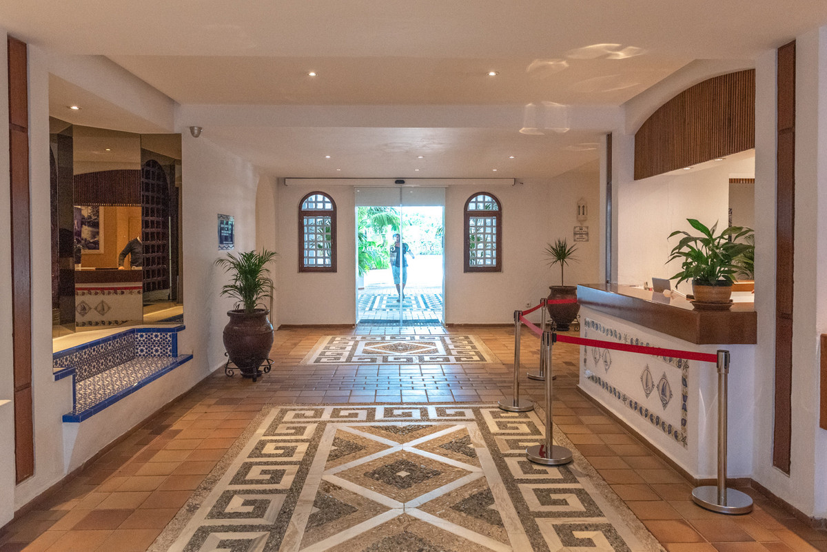 Se vende Apartamento Planta Media de 3 dormitorios en Costa Del Sol, Málaga, España
