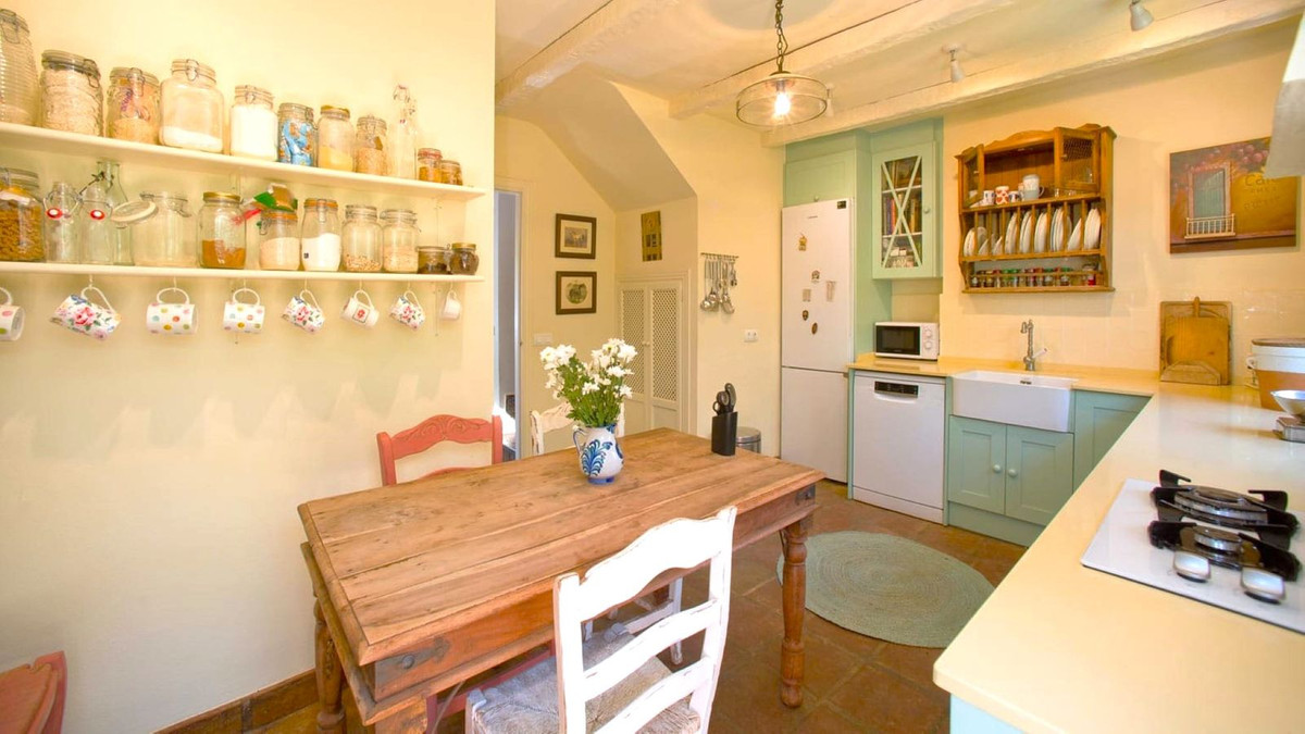 3 Bed Townhouse for sale in Estepona Costa Del Sol, Málaga, Spain