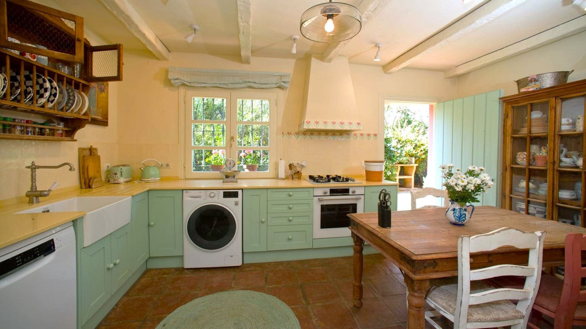 3 Bed Townhouse for sale in Estepona Costa Del Sol, Málaga, Spain