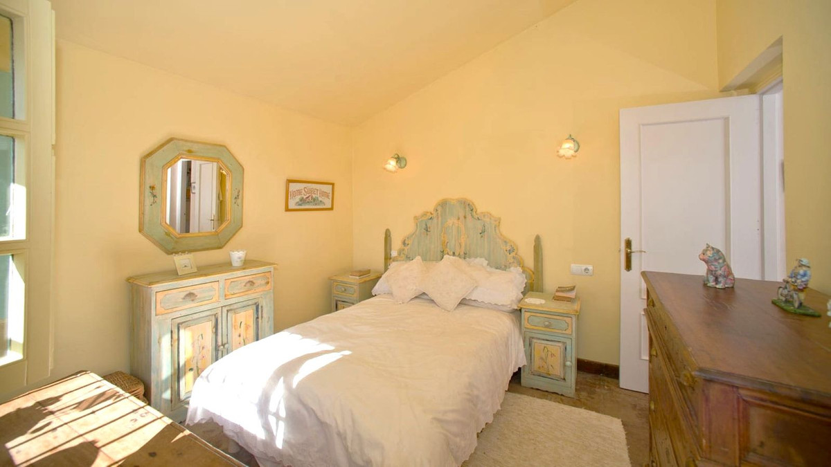 3 Bed Townhouse for sale in Estepona Costa Del Sol, Málaga, Spain
