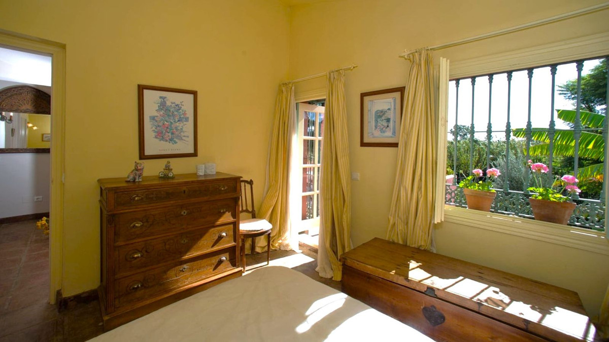 3 Bed Townhouse for sale in Estepona Costa Del Sol, Málaga, Spain