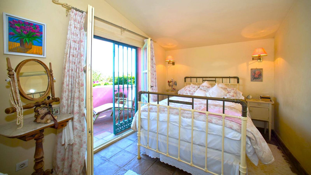 3 Bed Townhouse for sale in Estepona Costa Del Sol, Málaga, Spain