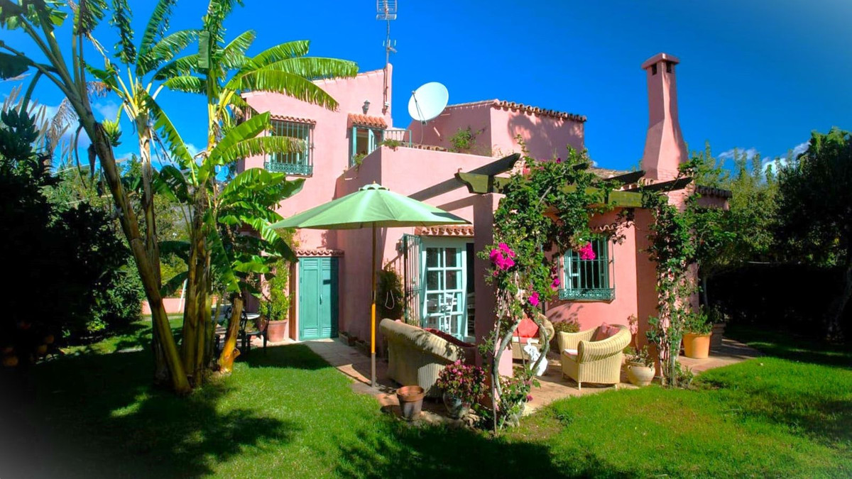 3 Bed Townhouse for sale in Estepona Costa Del Sol, Málaga, Spain