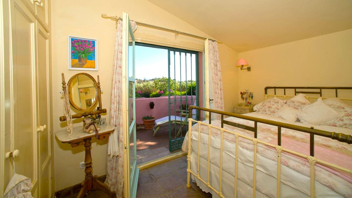 3 Bed Townhouse for sale in Estepona Costa Del Sol, Málaga, Spain