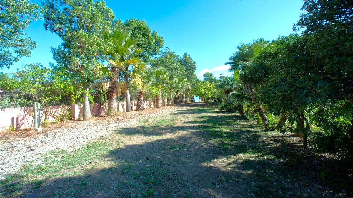 3 Bed Townhouse for sale in Estepona Costa Del Sol, Málaga, Spain