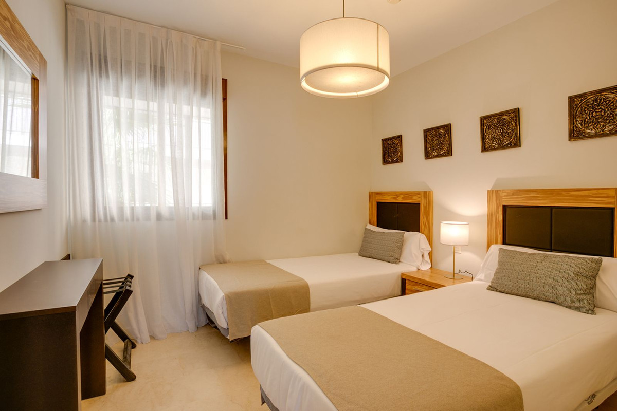 Se vende Aparthotel de 2 dormitorios en Costa Del Sol, Málaga, España