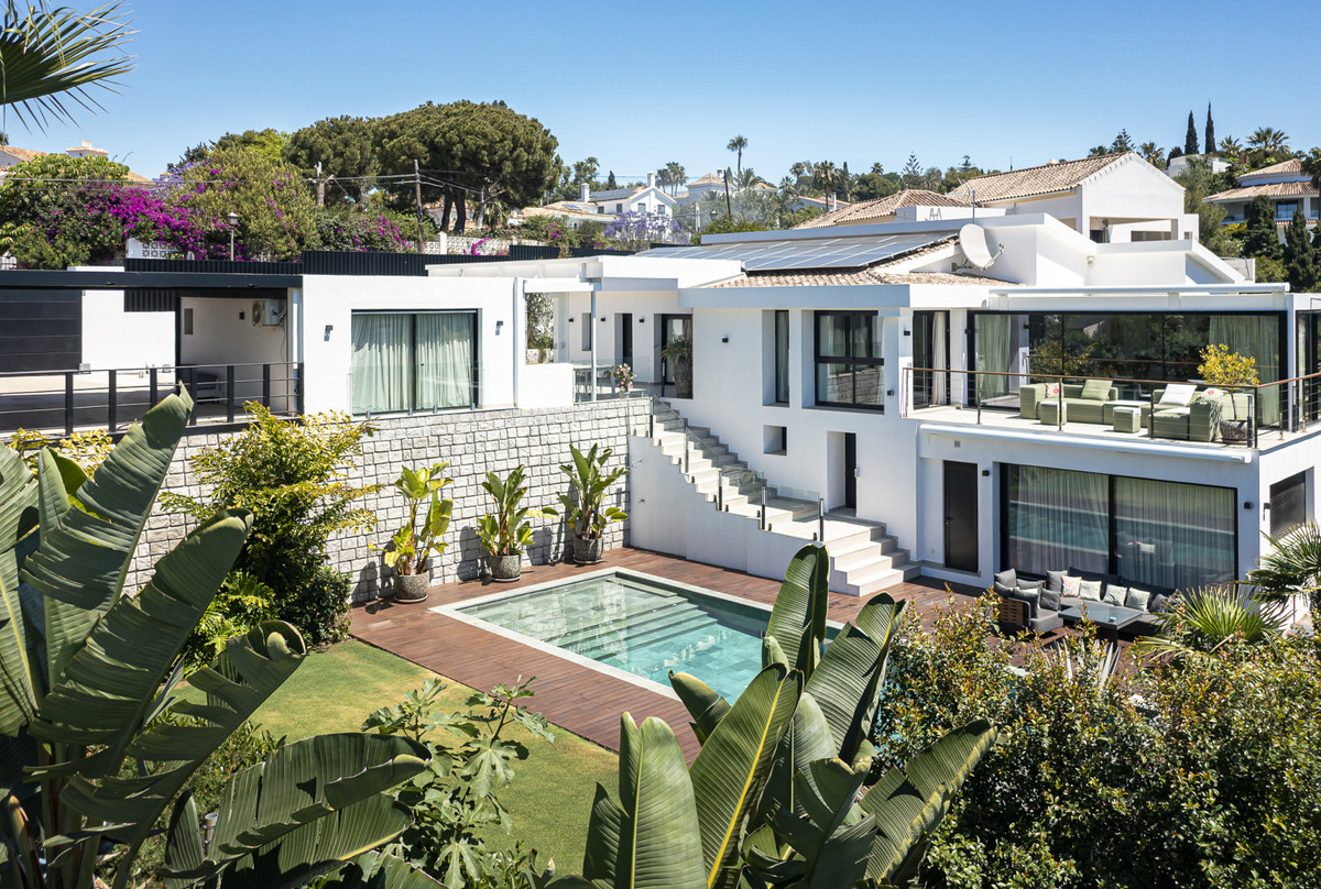 Se vende Villa - Chalet de 5 dormitorios en Costa Del Sol, Málaga, España