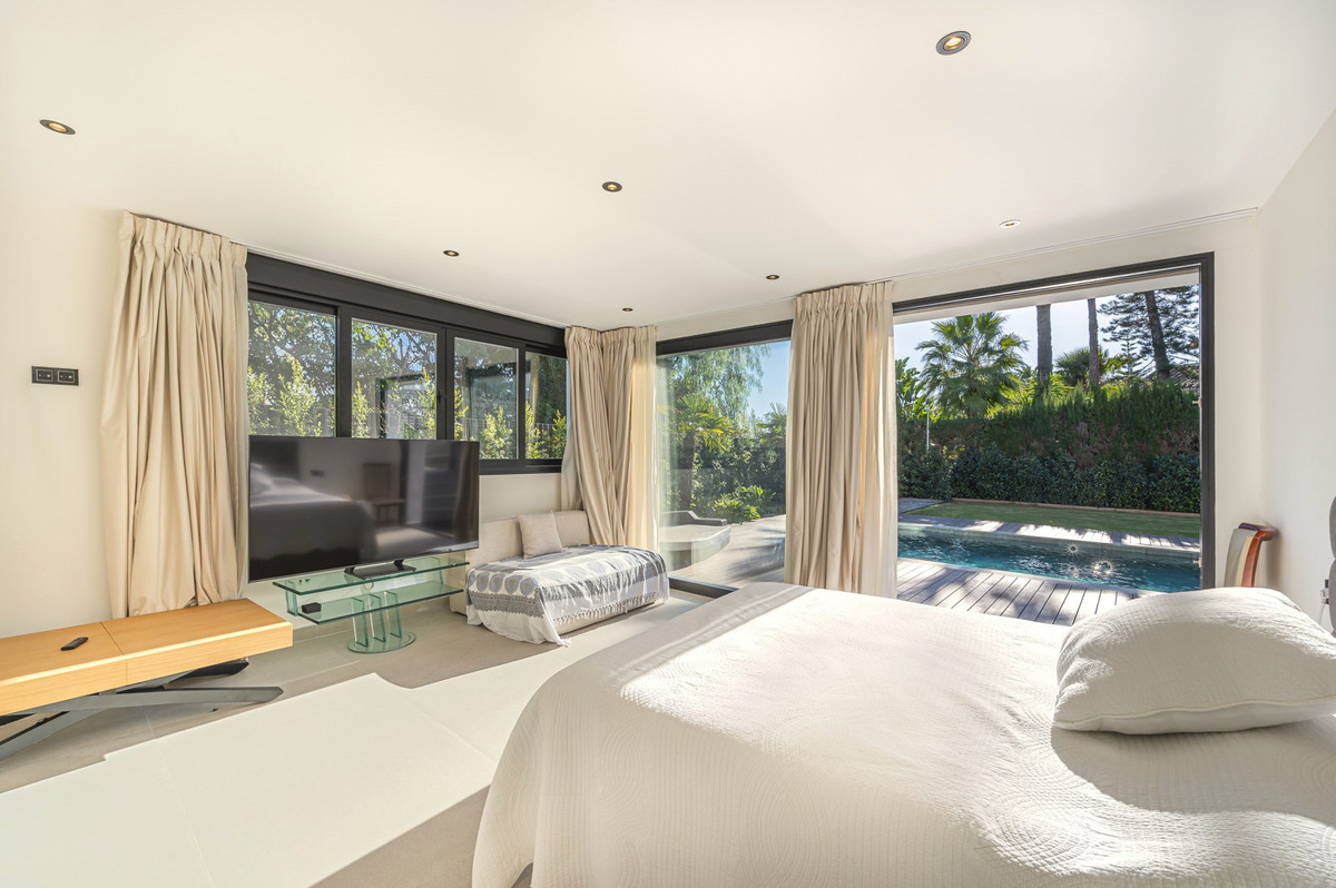 Se vende Villa - Chalet de 5 dormitorios en Costa Del Sol, Málaga, España
