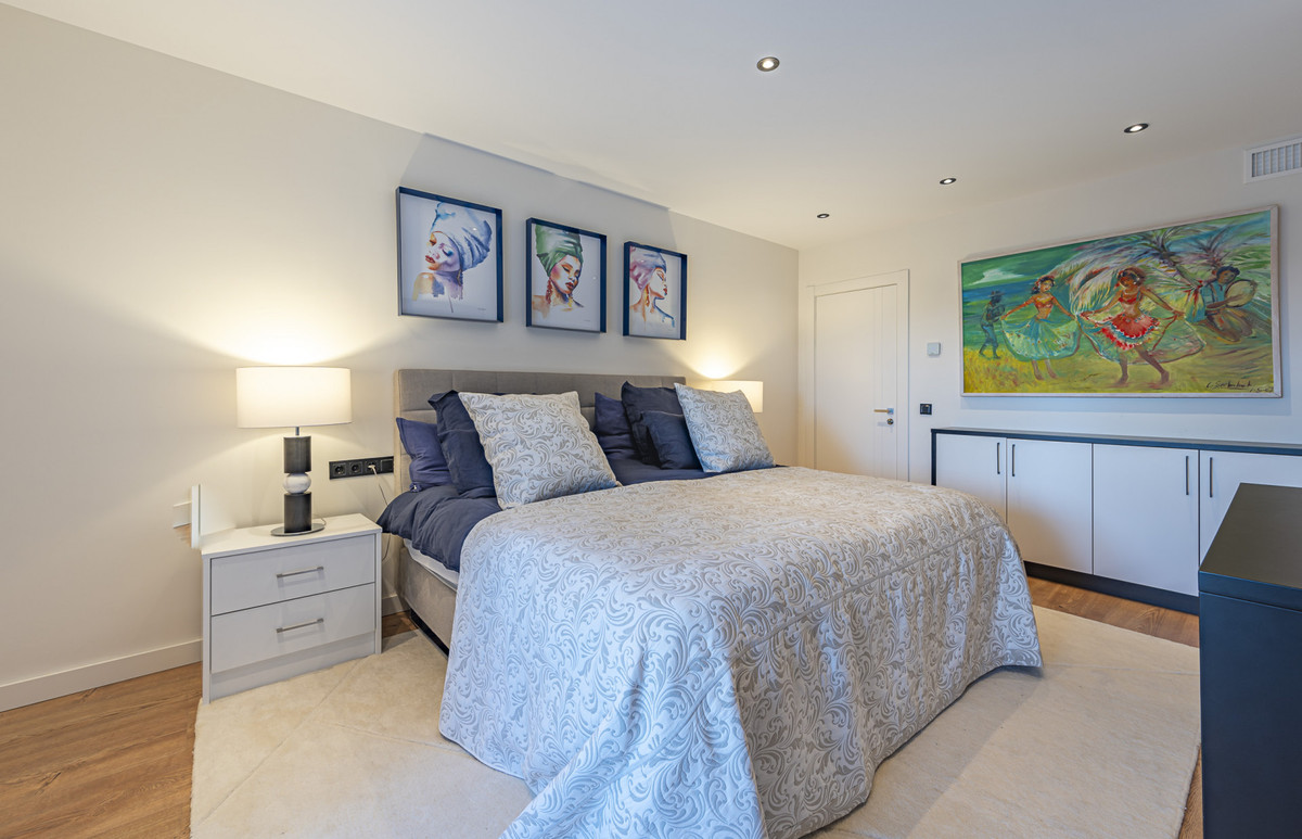 Se vende Villa - Chalet de 5 dormitorios en Costa Del Sol, Málaga, España