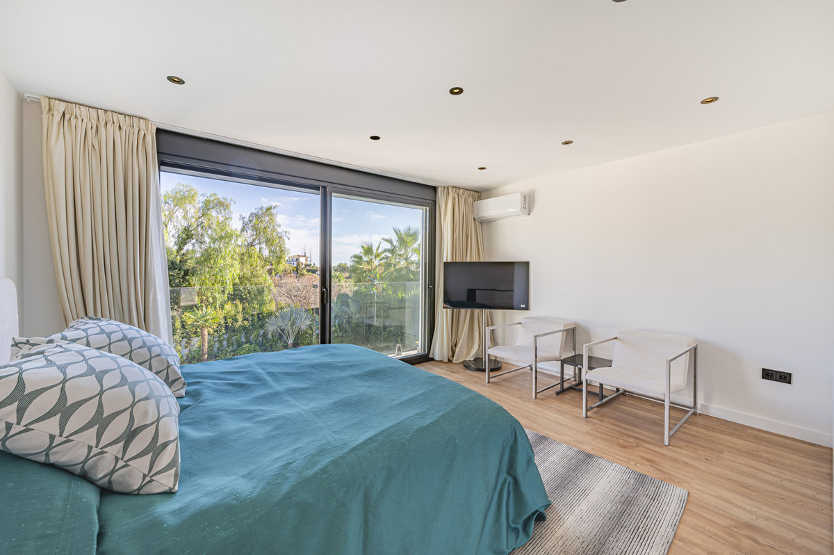 Se vende Villa - Chalet de 5 dormitorios en Costa Del Sol, Málaga, España
