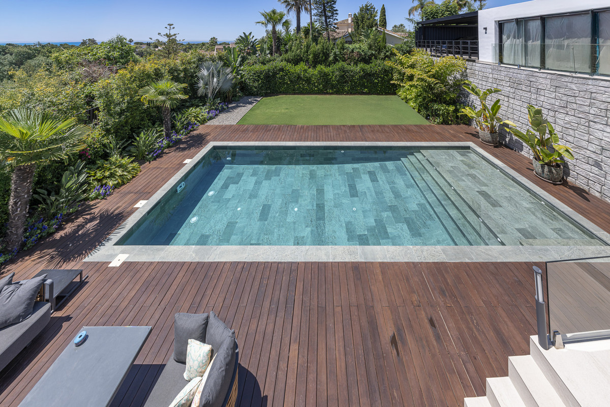 Se vende Villa - Chalet de 5 dormitorios en Costa Del Sol, Málaga, España