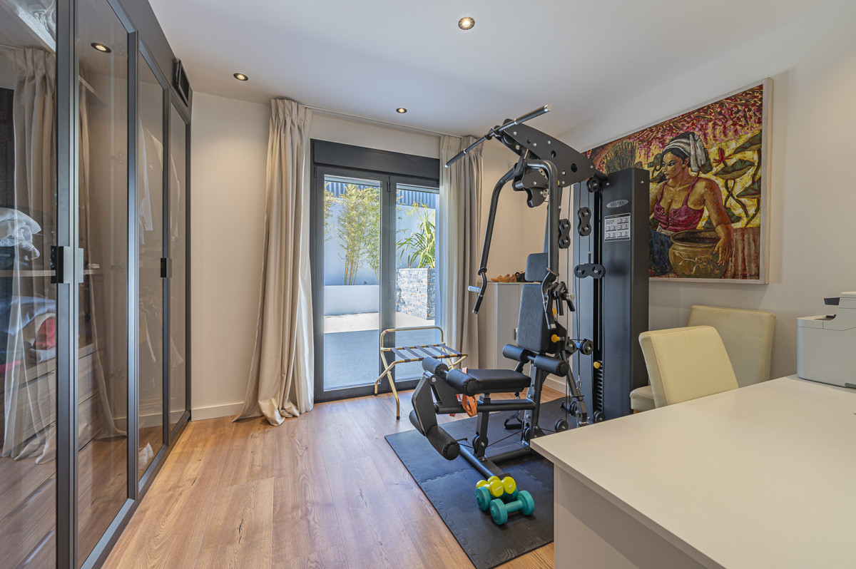 Se vende Villa - Chalet de 5 dormitorios en Costa Del Sol, Málaga, España