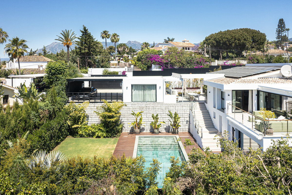 Se vende Villa - Chalet de 5 dormitorios en Costa Del Sol, Málaga, España