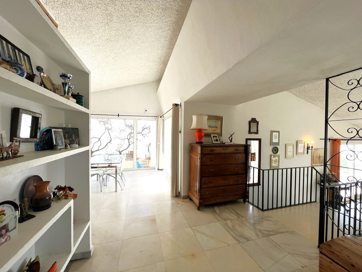 Se vende Villa - Chalet de 5 dormitorios en Costa Del Sol, Málaga, España