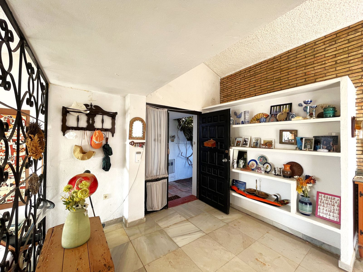 Se vende Villa - Chalet de 5 dormitorios en Costa Del Sol, Málaga, España