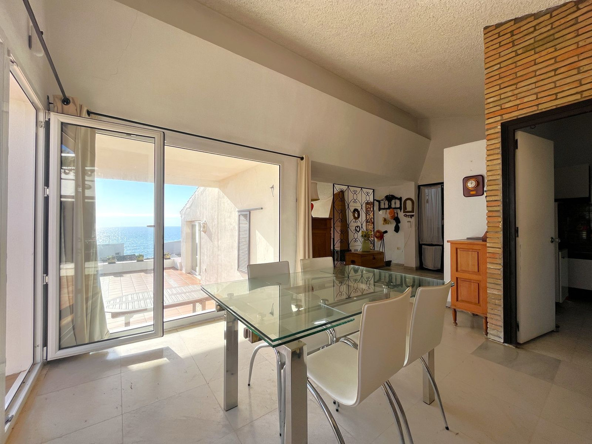 Se vende Villa - Chalet de 5 dormitorios en Costa Del Sol, Málaga, España