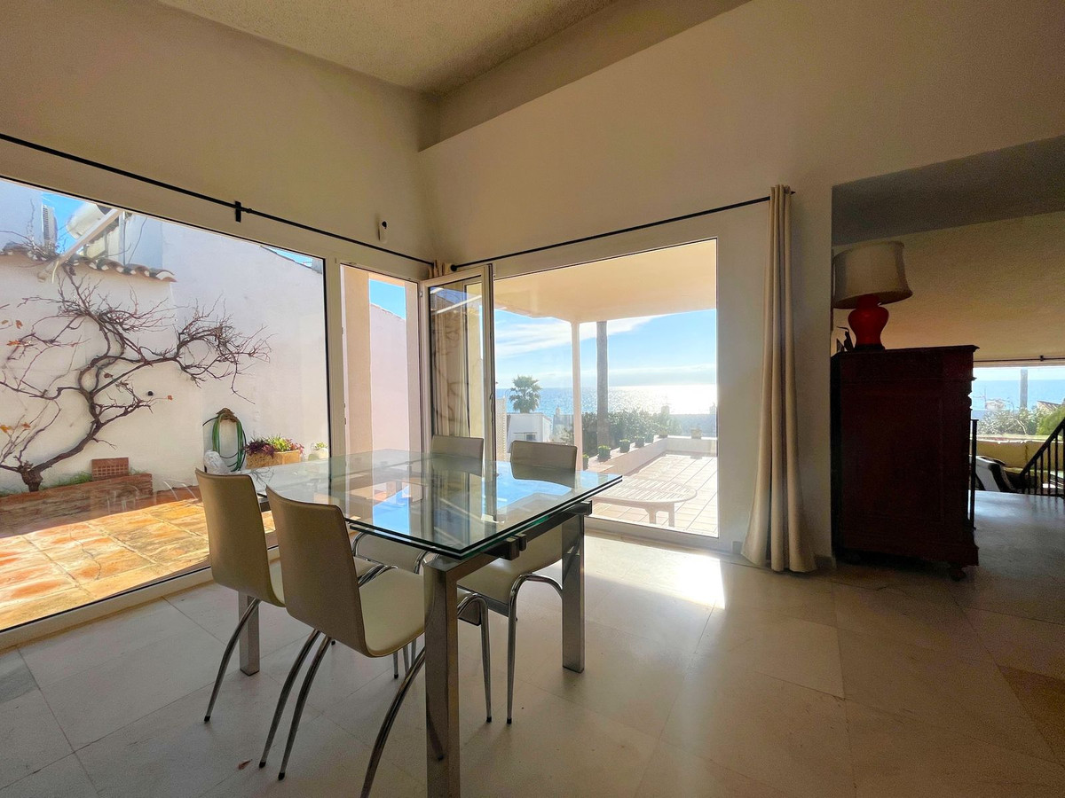 Se vende Villa - Chalet de 5 dormitorios en Costa Del Sol, Málaga, España