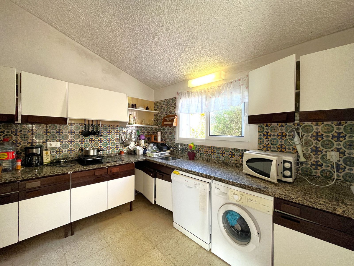 Se vende Villa - Chalet de 5 dormitorios en Costa Del Sol, Málaga, España