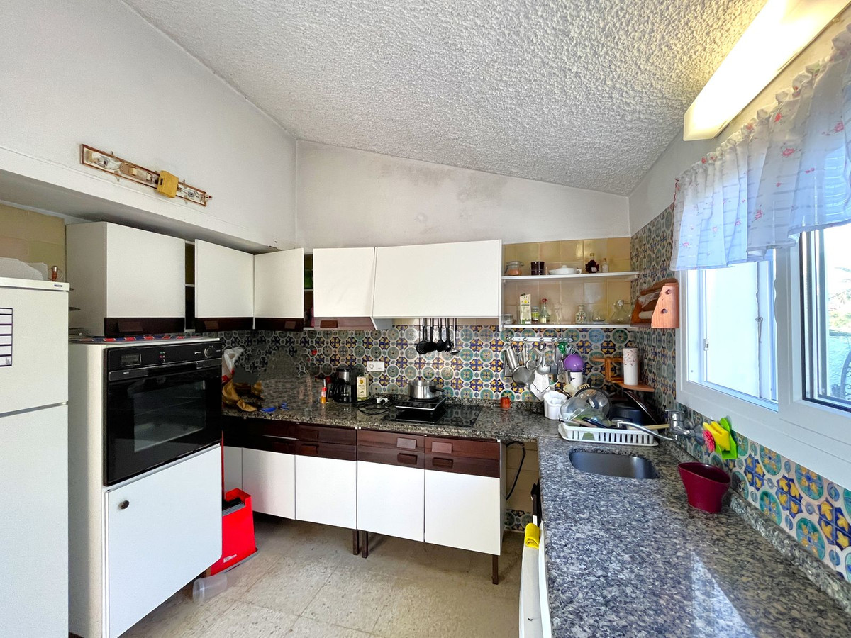 Se vende Villa - Chalet de 5 dormitorios en Costa Del Sol, Málaga, España