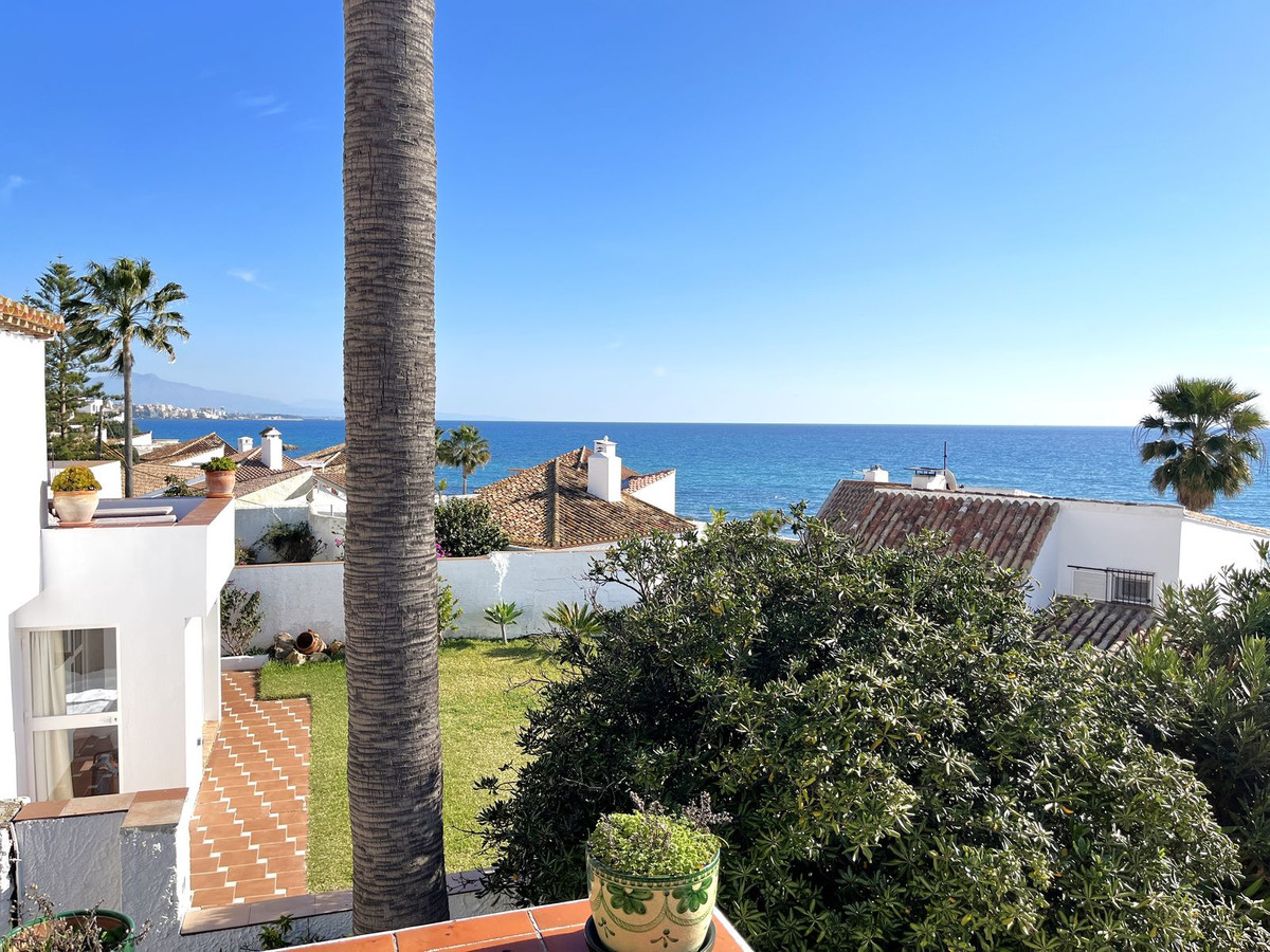 Se vende Villa - Chalet de 5 dormitorios en Costa Del Sol, Málaga, España