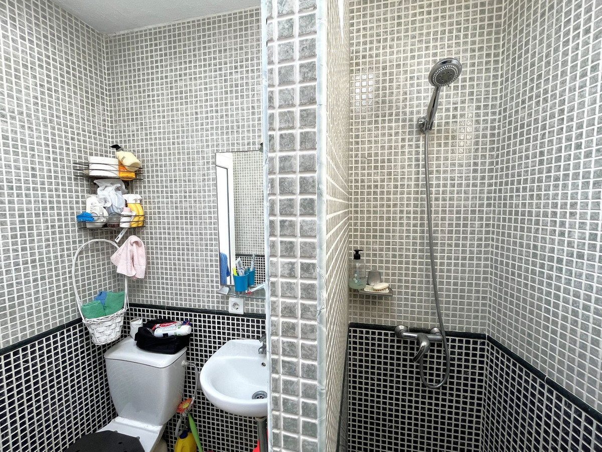 Se vende Villa - Chalet de 5 dormitorios en Costa Del Sol, Málaga, España