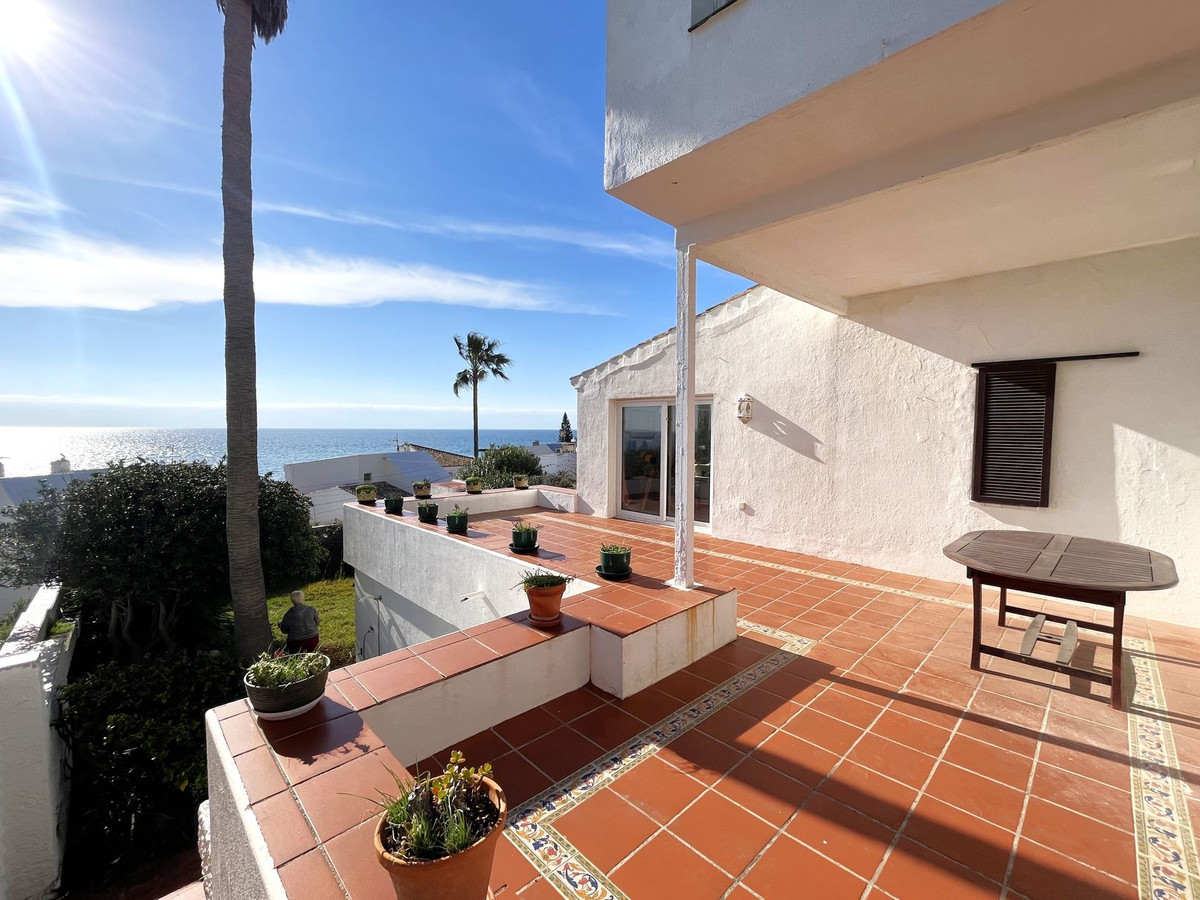 Se vende Villa - Chalet de 5 dormitorios en Costa Del Sol, Málaga, España