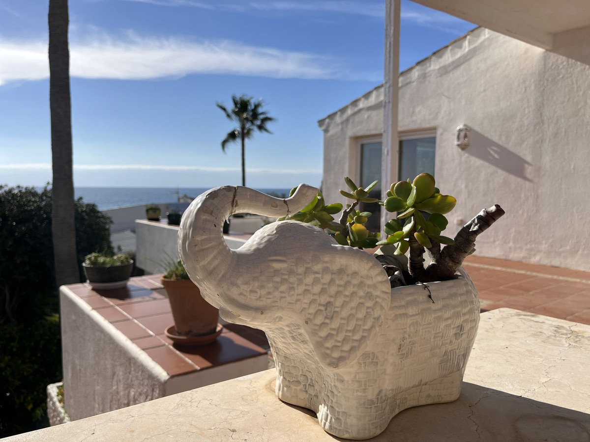 Se vende Villa - Chalet de 5 dormitorios en Costa Del Sol, Málaga, España