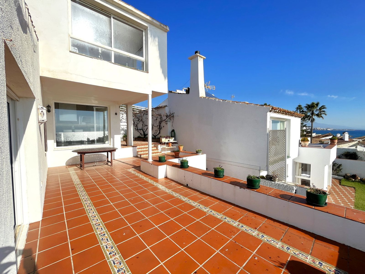 Se vende Villa - Chalet de 5 dormitorios en Costa Del Sol, Málaga, España