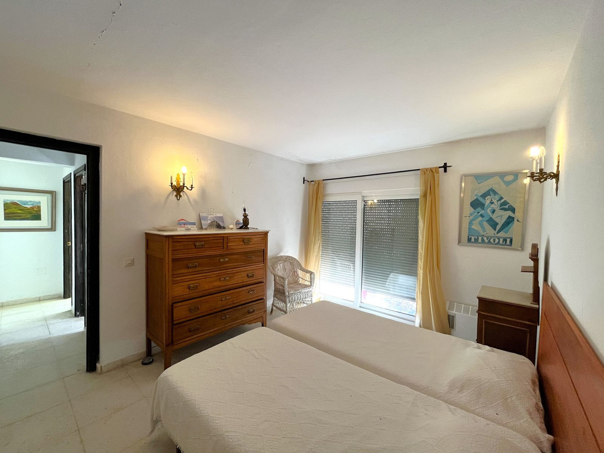 Se vende Villa - Chalet de 5 dormitorios en Costa Del Sol, Málaga, España