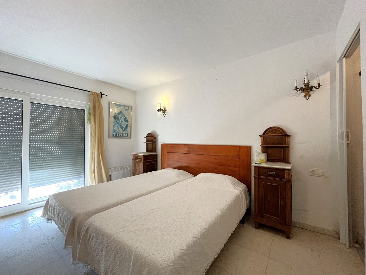Se vende Villa - Chalet de 5 dormitorios en Costa Del Sol, Málaga, España