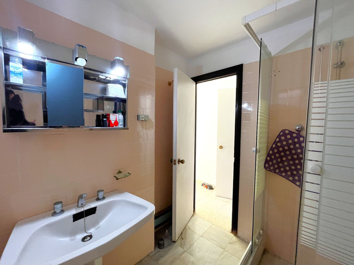 Se vende Villa - Chalet de 5 dormitorios en Costa Del Sol, Málaga, España