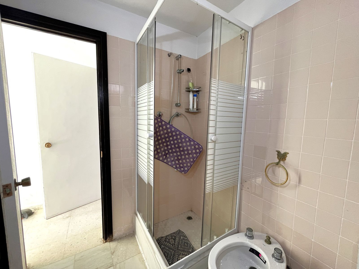 Se vende Villa - Chalet de 5 dormitorios en Costa Del Sol, Málaga, España