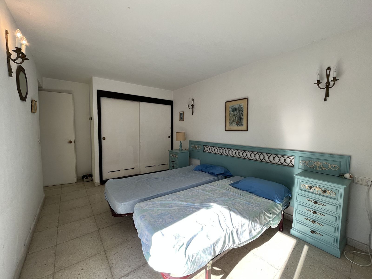 Se vende Villa - Chalet de 5 dormitorios en Costa Del Sol, Málaga, España