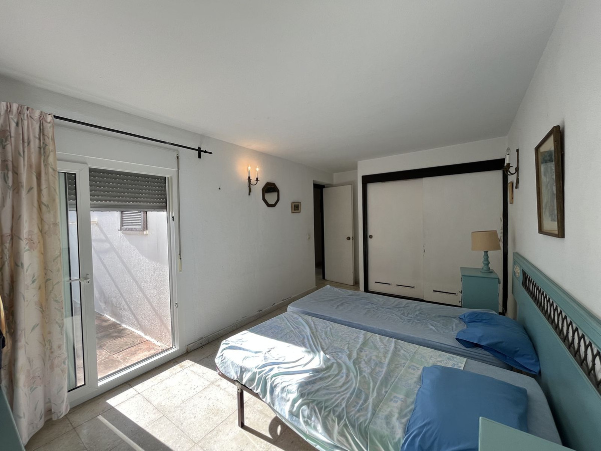 Se vende Villa - Chalet de 5 dormitorios en Costa Del Sol, Málaga, España