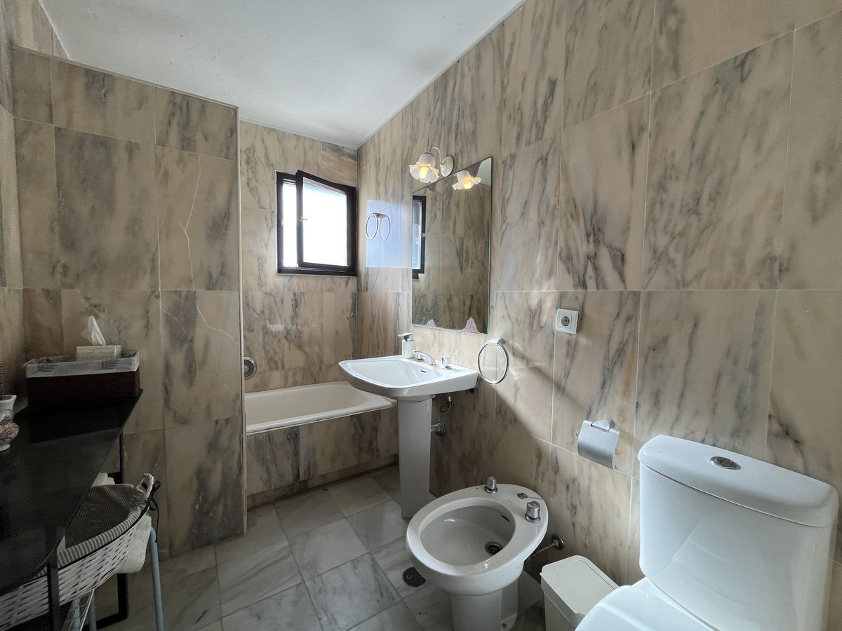 Se vende Villa - Chalet de 5 dormitorios en Costa Del Sol, Málaga, España