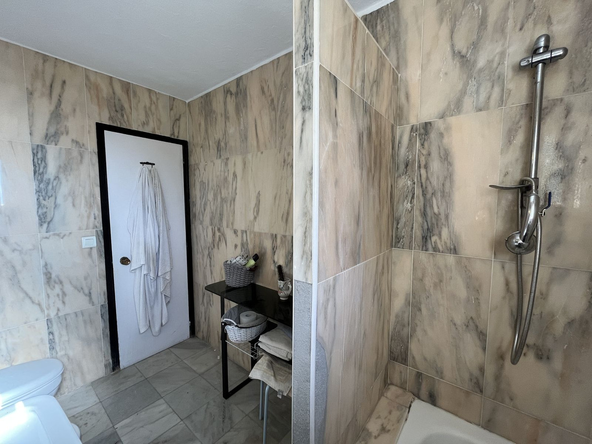 Se vende Villa - Chalet de 5 dormitorios en Costa Del Sol, Málaga, España