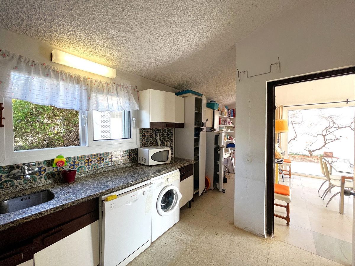 Se vende Villa - Chalet de 5 dormitorios en Costa Del Sol, Málaga, España