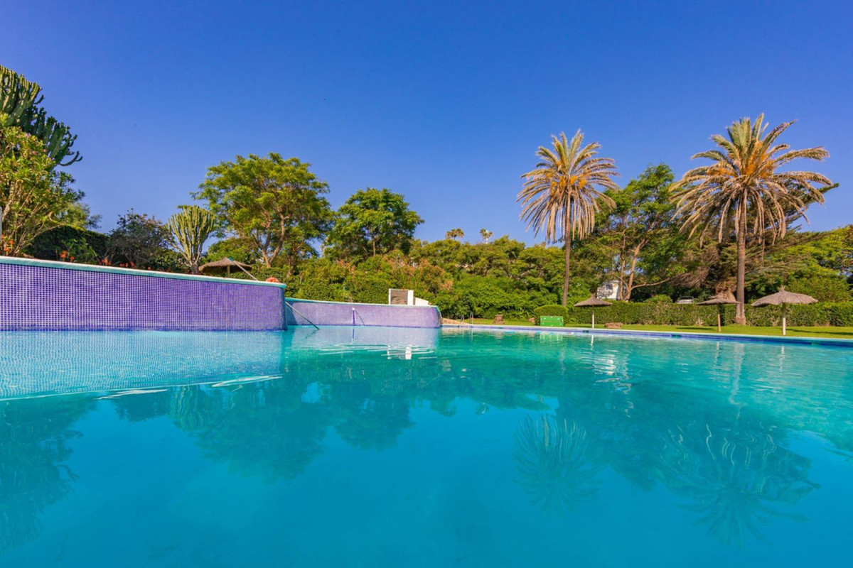 Se vende Villa - Chalet de 5 dormitorios en Costa Del Sol, Málaga, España