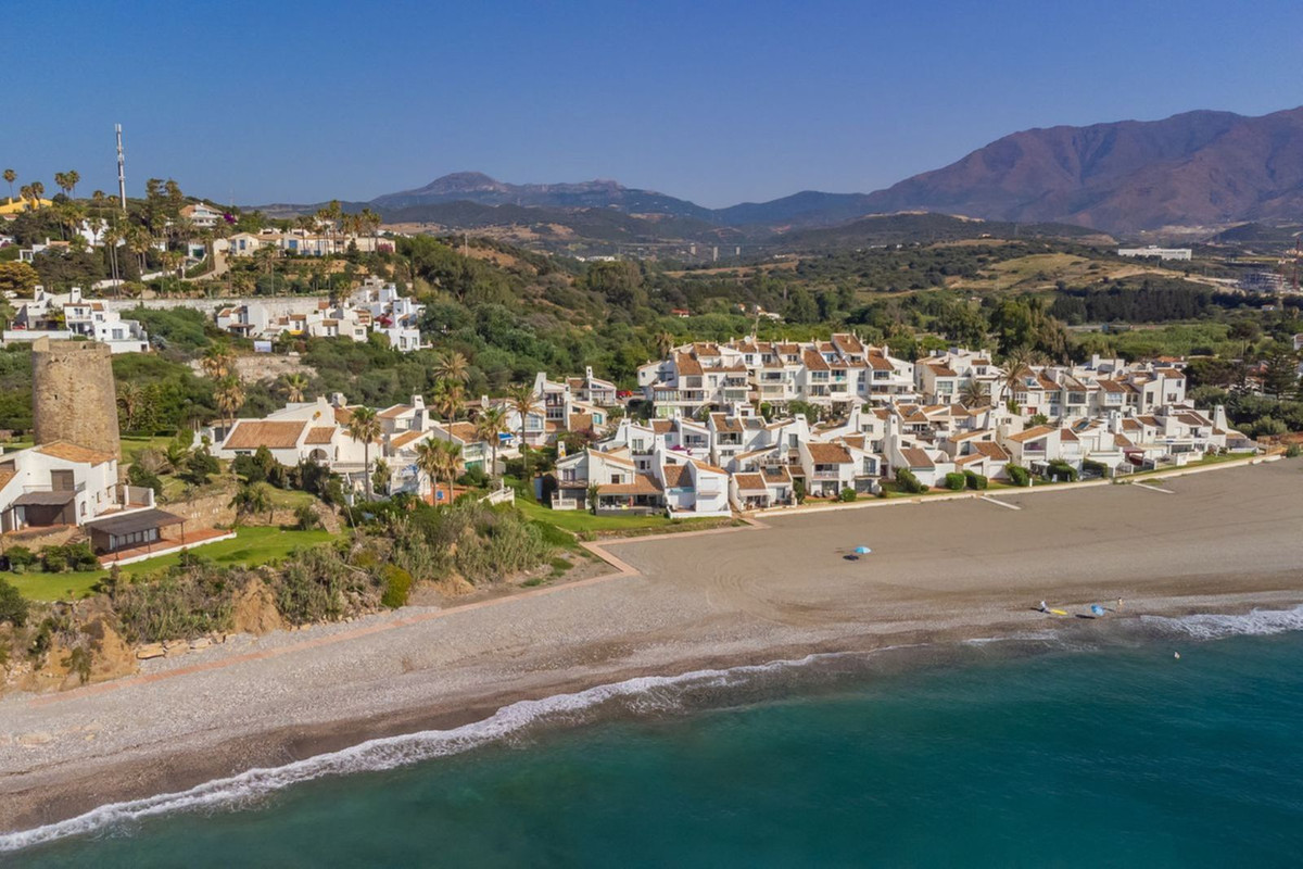 Se vende Villa - Chalet de 5 dormitorios en Costa Del Sol, Málaga, España